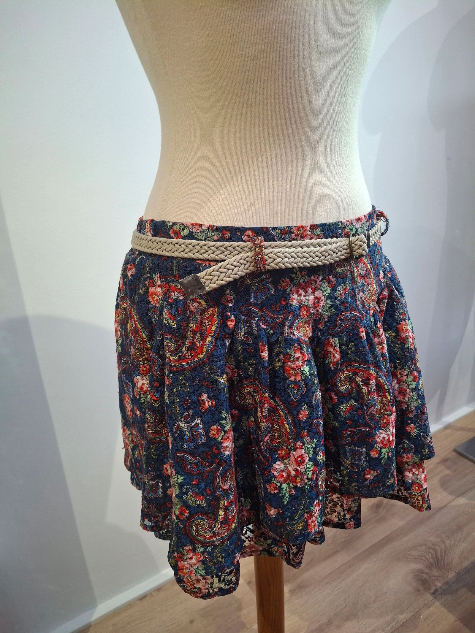 Saia de tule com babados estampa paisley Stradivarius – photo 2